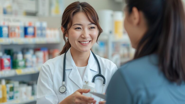 乾いた咳と痰が絡む咳のタイプ別チェック。市販の咳止めを選ぶ前の注意点を薬剤師が解説